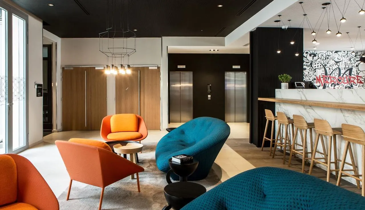 Mercure 17 Batignolles Отель Париж