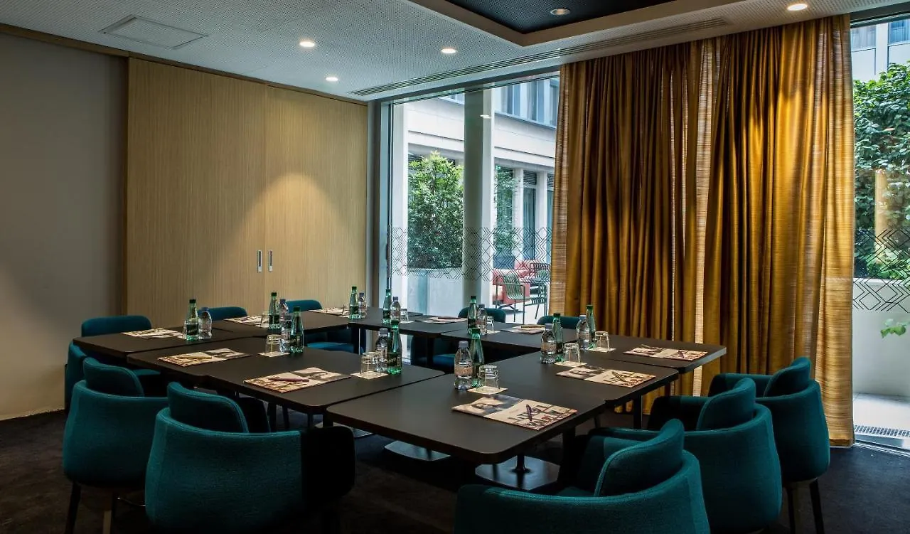Mercure 17 Batignolles Отель