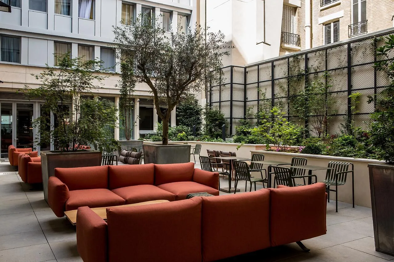 Отель Mercure 17 Batignolles 4*