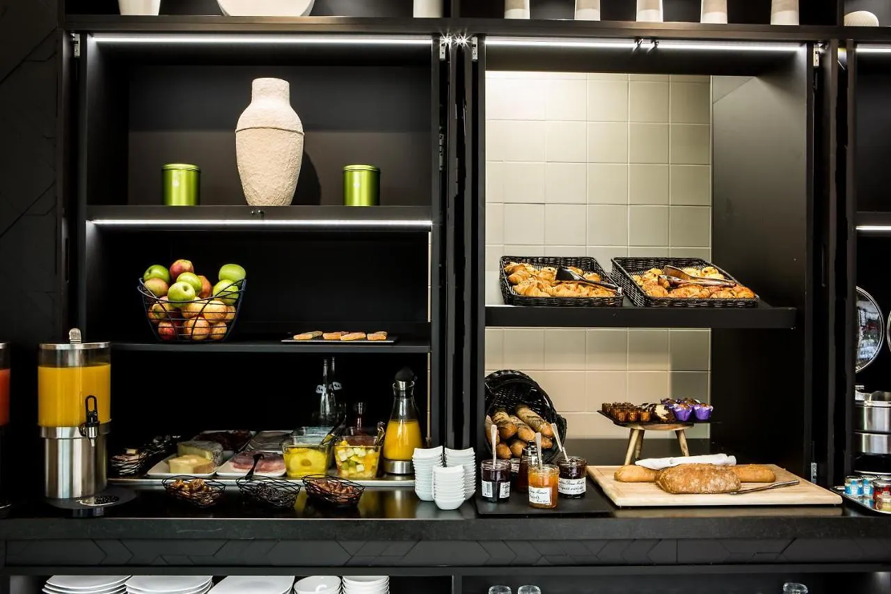 Mercure 17 Batignolles 4* Париж