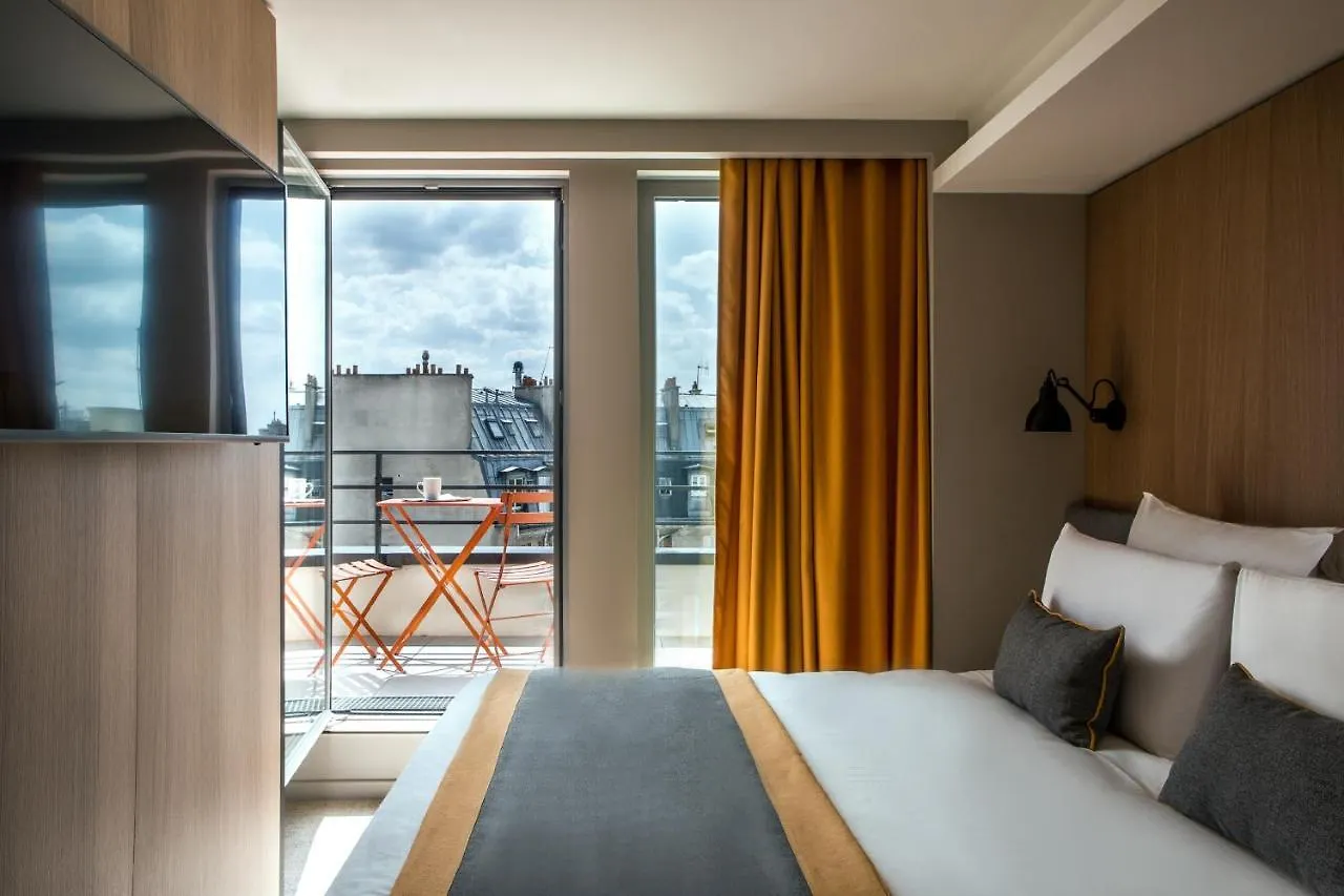 Отель Mercure 17 Batignolles