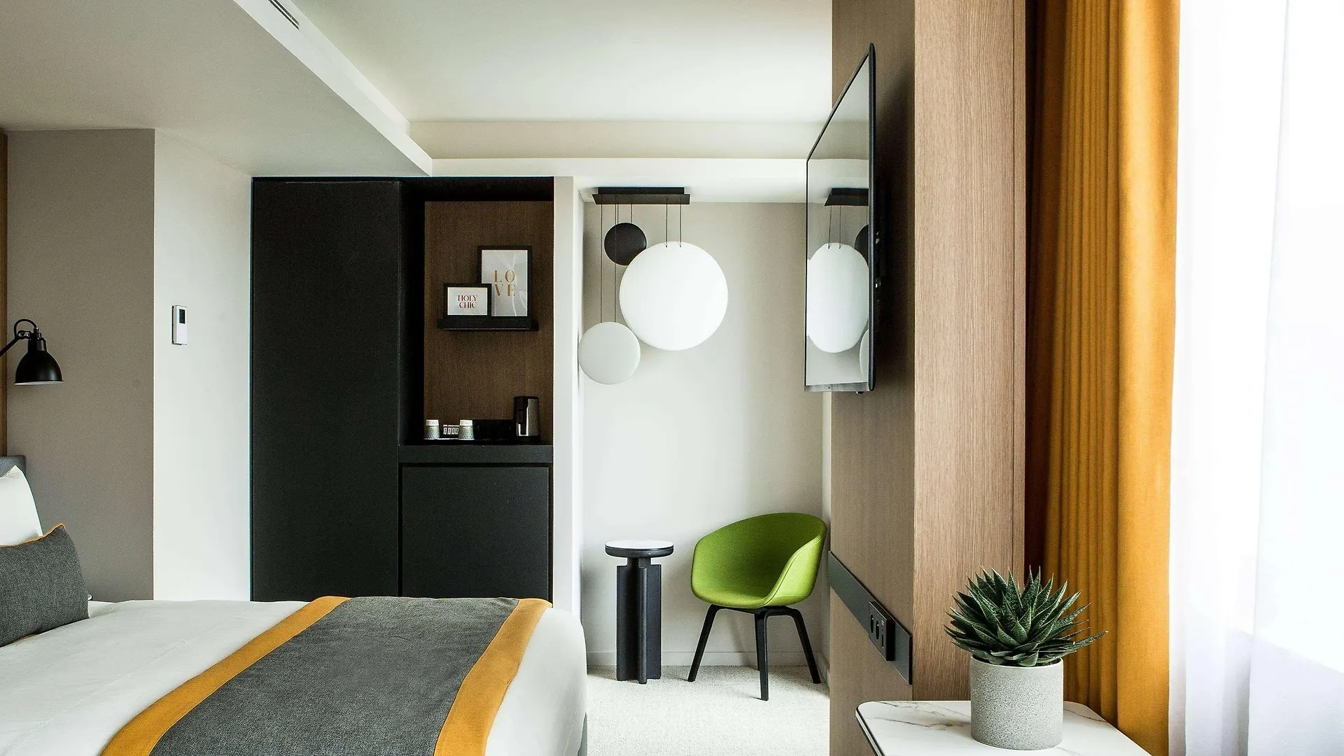 Mercure 17 Batignolles Hotel 4*