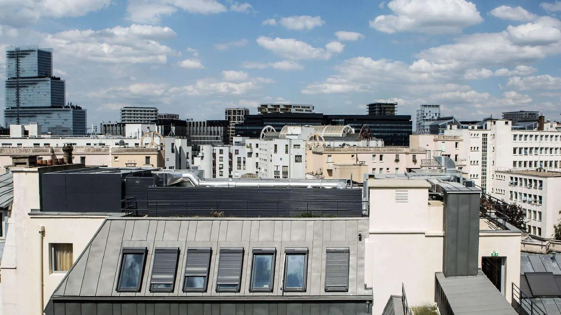 Mercure 17 Batignolles 4*