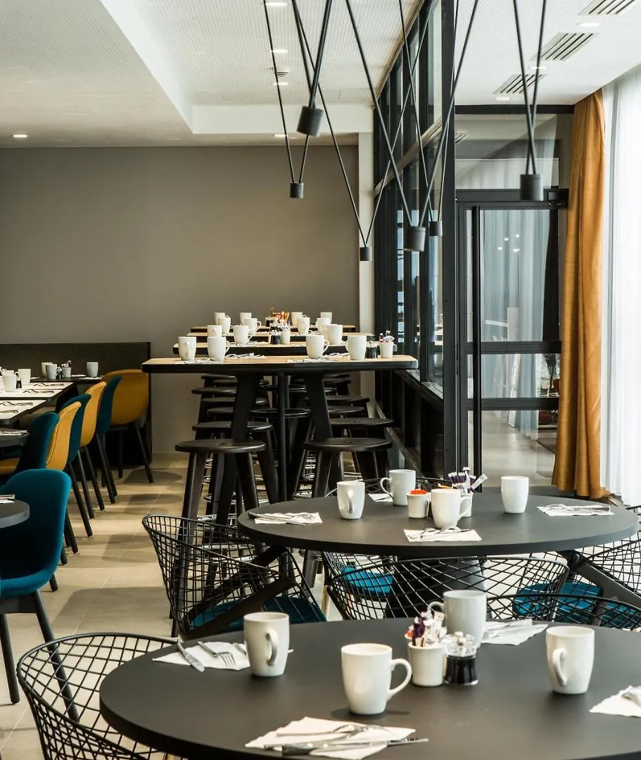Mercure 17 Batignolles 4*